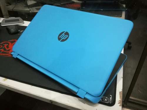 1ST BID TAKES!!!*BEAUTIFUL*HP PAVILION 15*i5-4210U*BEATS AUDIO*R22000 RETAIL*6GB RAM*1000GB HDD